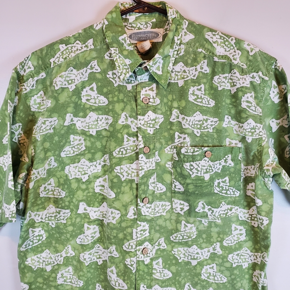 Flyshacker Green Batik Fish Button Up Shirt Size Medium Mens Hawaiian Fishing
